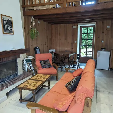 Relais De La Vallee De L'ource Holiday home Villars-Montroyer